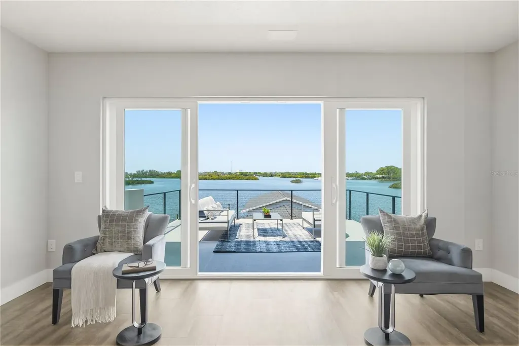 915 Bayshore Drive Tarpon Springs FL 34689