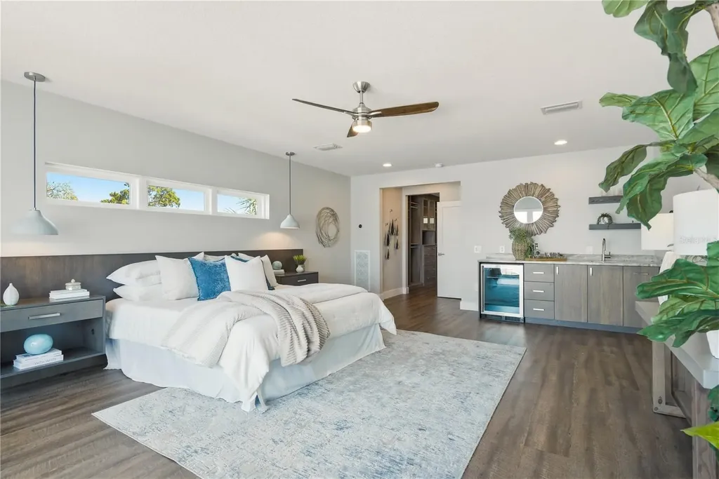 915 Bayshore Drive Tarpon Springs FL 34689