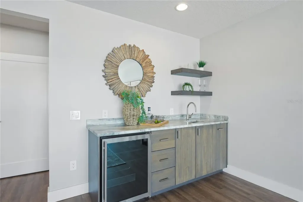 915 Bayshore Drive Tarpon Springs FL 34689