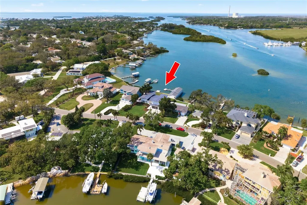 915 Bayshore Drive Tarpon Springs FL 34689