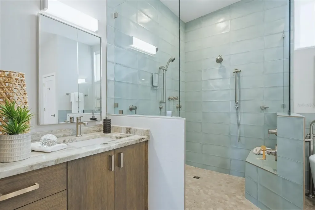 915 Bayshore Drive Tarpon Springs FL 34689