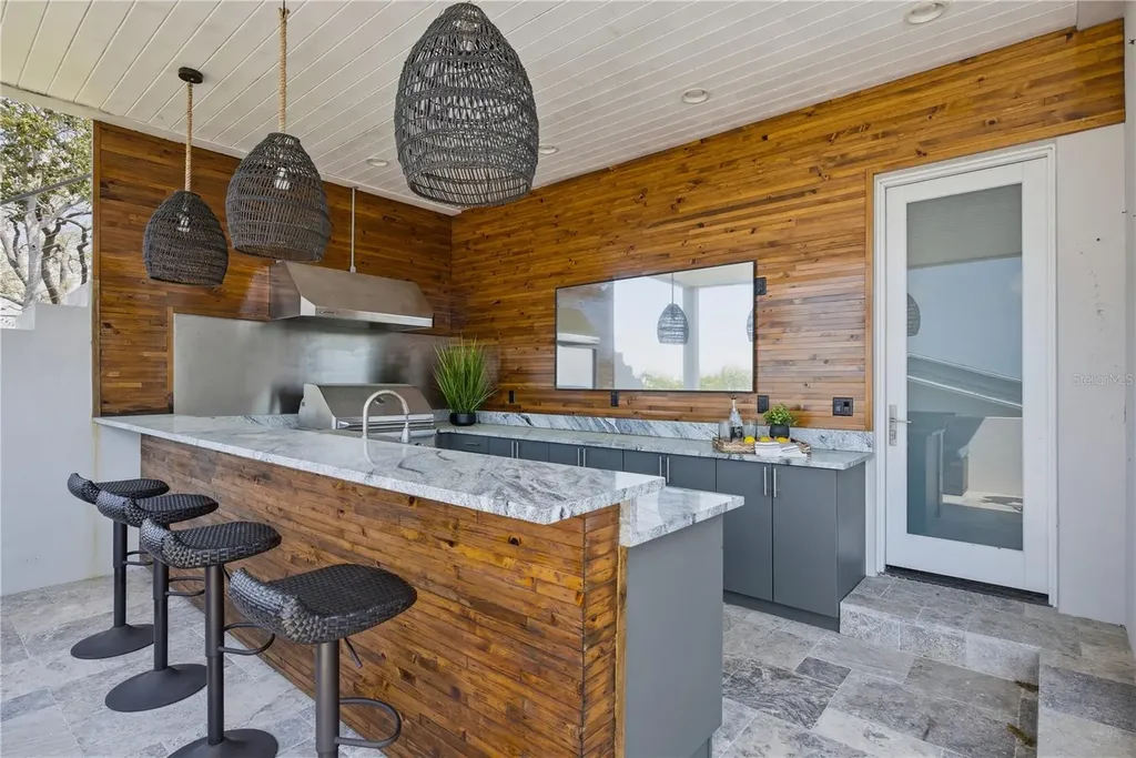 915 Bayshore Drive Tarpon Springs FL 34689