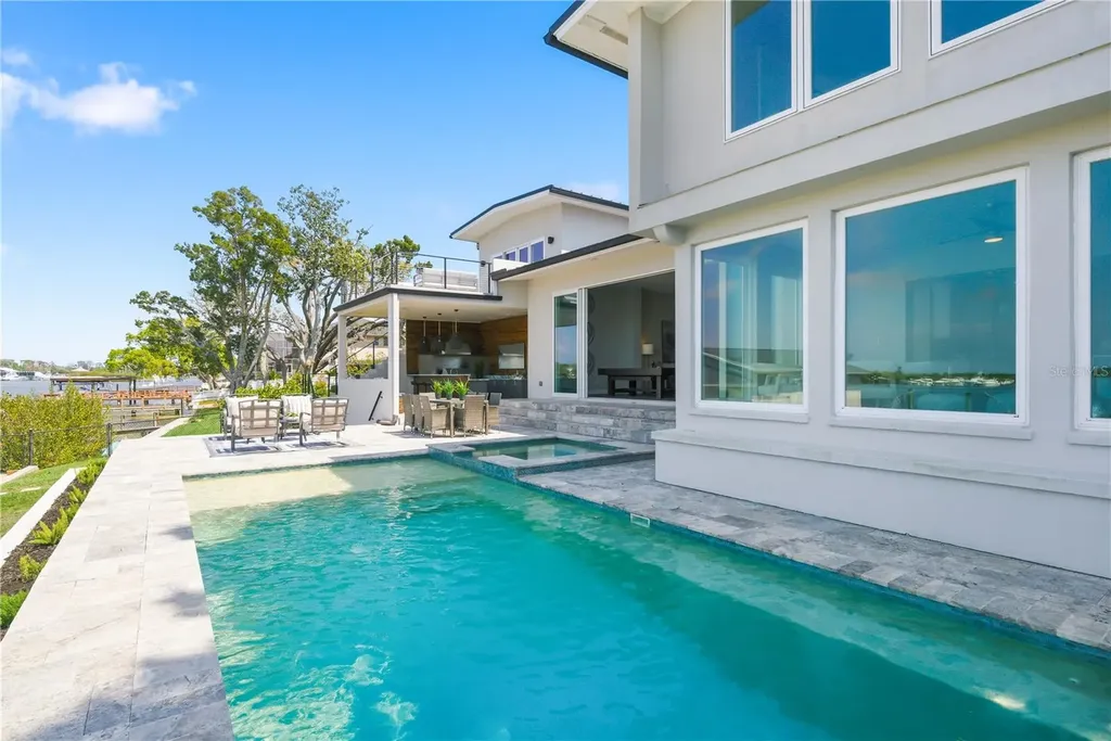 915 Bayshore Drive Tarpon Springs FL 34689
