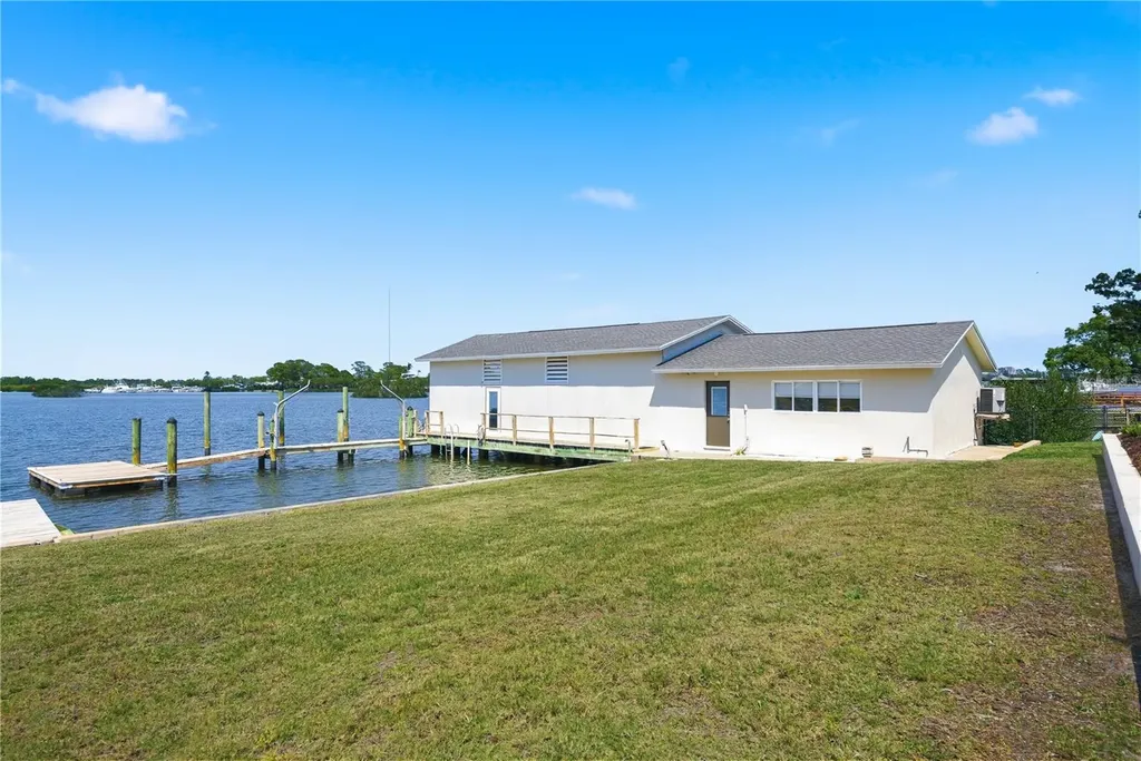 915 Bayshore Drive Tarpon Springs FL 34689