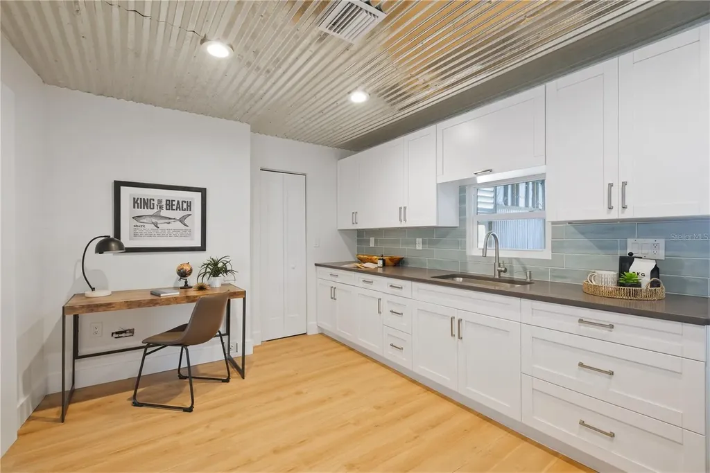 915 Bayshore Drive Tarpon Springs FL 34689