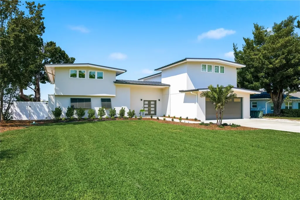 915 Bayshore Drive Tarpon Springs FL 34689