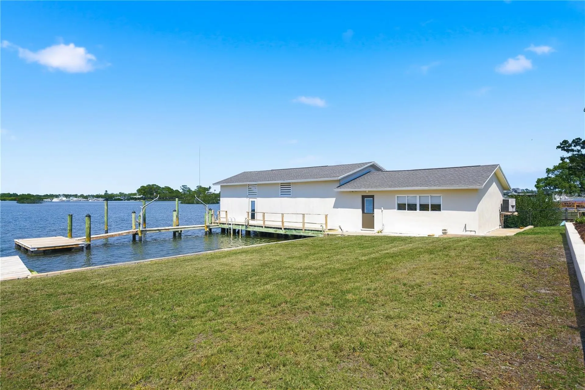 915 Bayshore Drive Tarpon Springs FL 34689