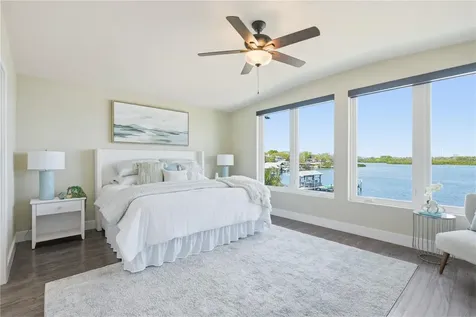 915 Bayshore Drive Tarpon Springs FL 34689