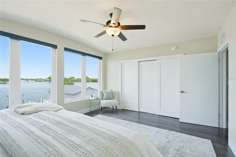 915 Bayshore Drive Tarpon Springs FL 34689