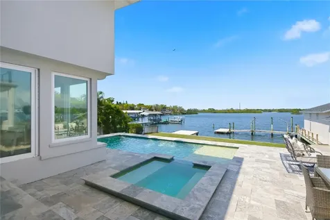915 Bayshore Drive Tarpon Springs FL 34689