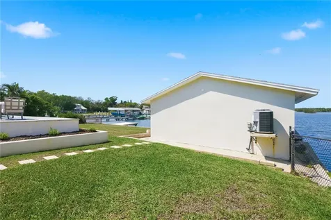 915 Bayshore Drive Tarpon Springs FL 34689