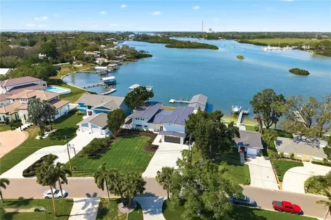 915 Bayshore Drive Tarpon Springs FL 34689
