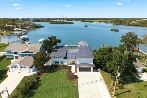 915 Bayshore Drive Tarpon Springs FL 34689