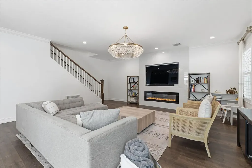 2510 W Carmen Street Tampa FL 33609