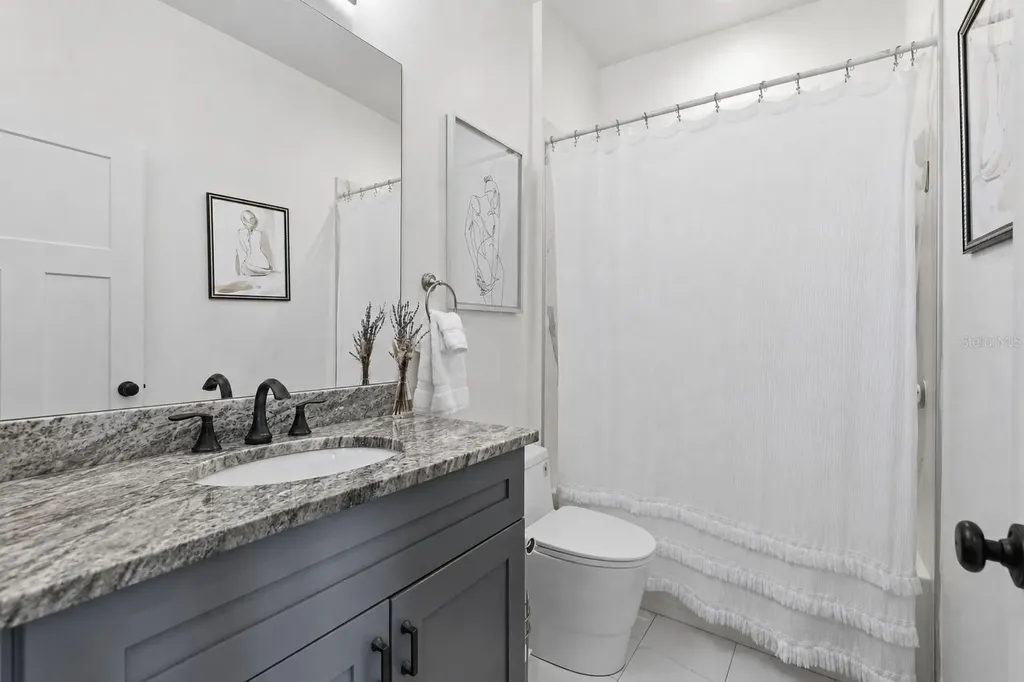 2510 W Carmen Street Tampa FL 33609