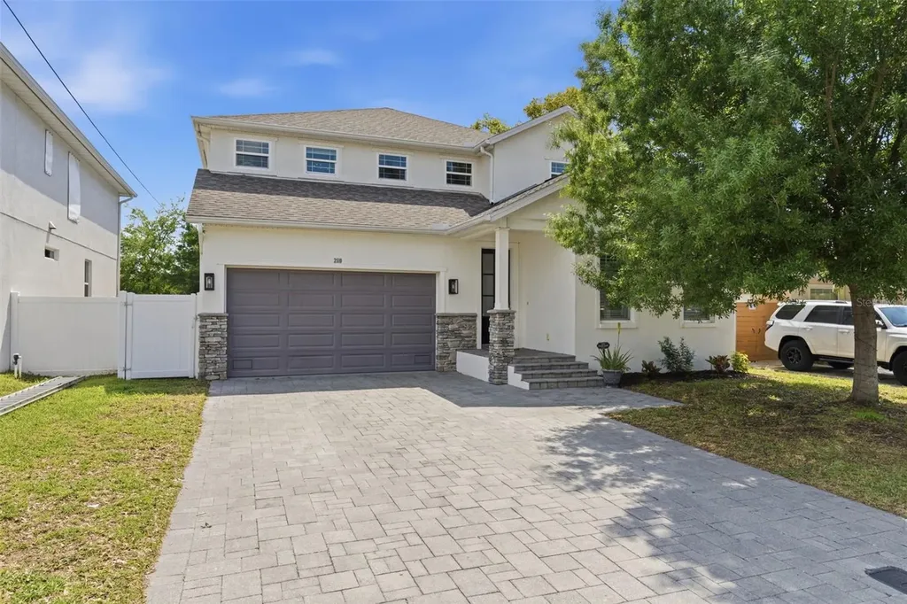 2510 W Carmen Street Tampa FL 33609