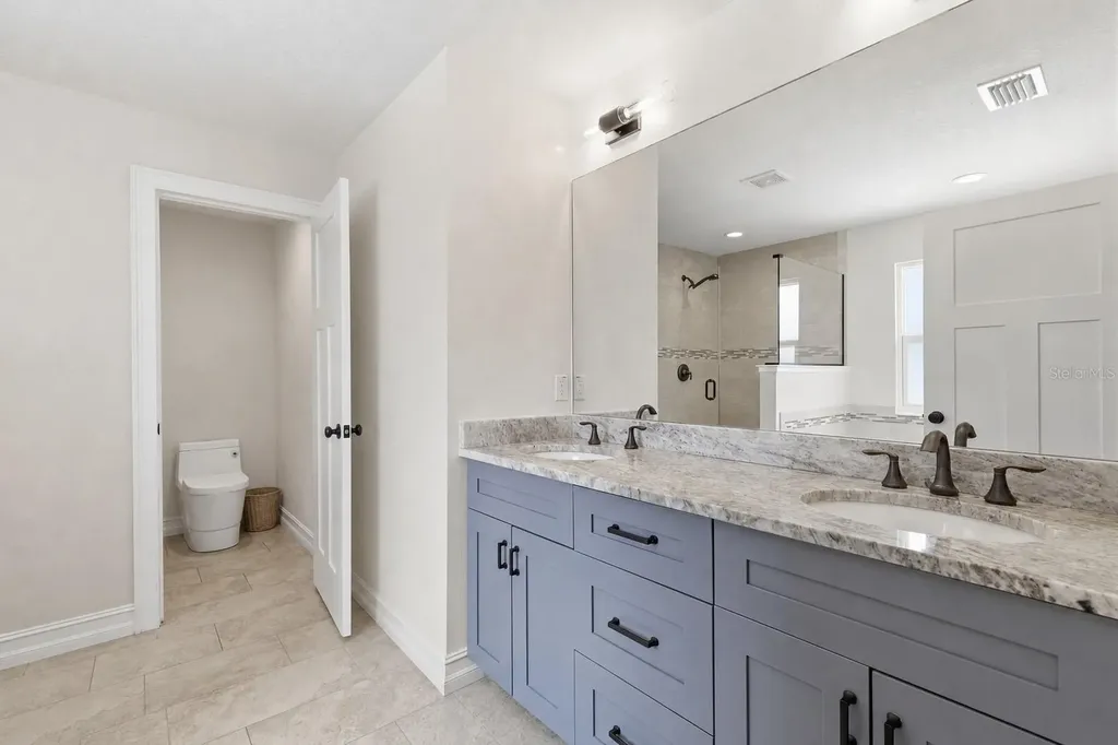 2510 W Carmen Street Tampa FL 33609