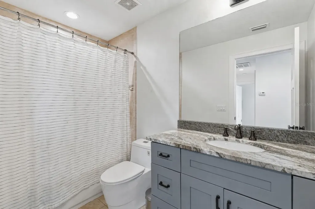 2510 W Carmen Street Tampa FL 33609