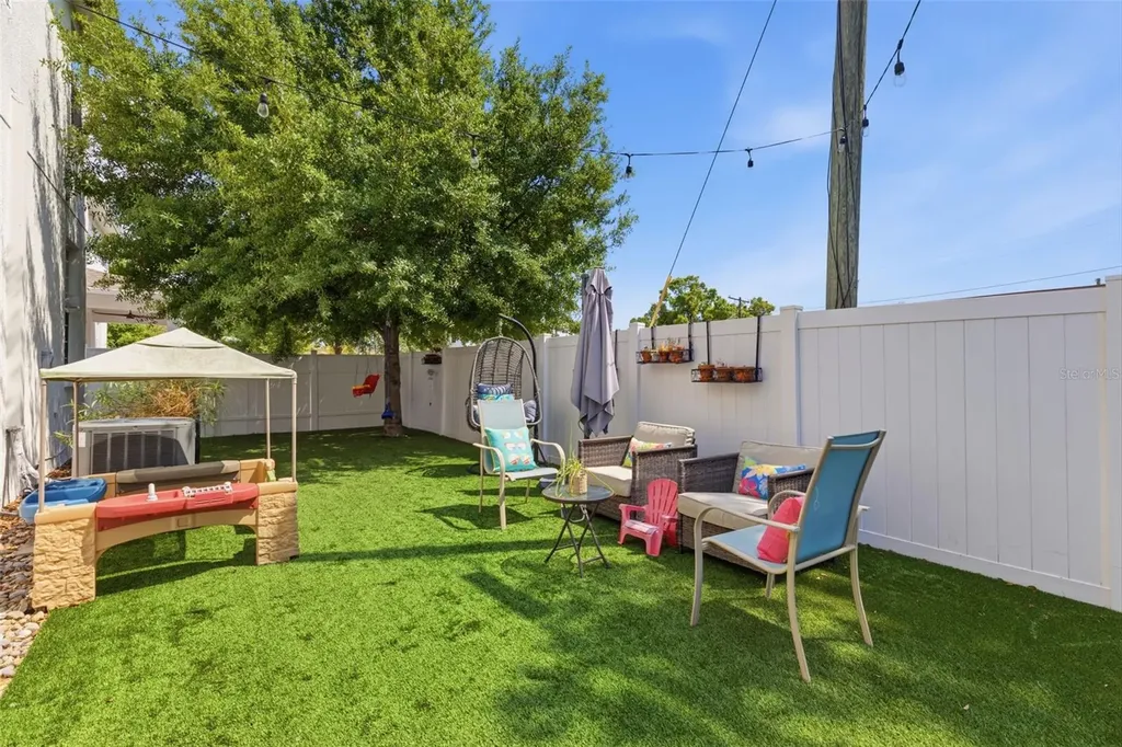 2510 W Carmen Street Tampa FL 33609