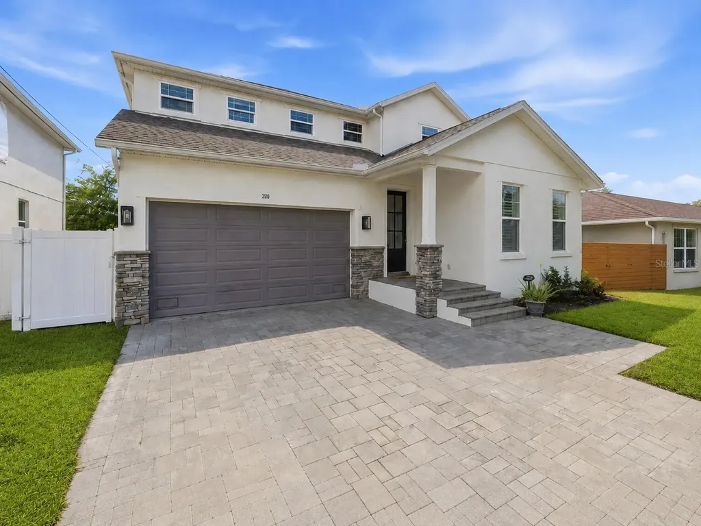 2510 W Carmen Street Tampa FL 33609