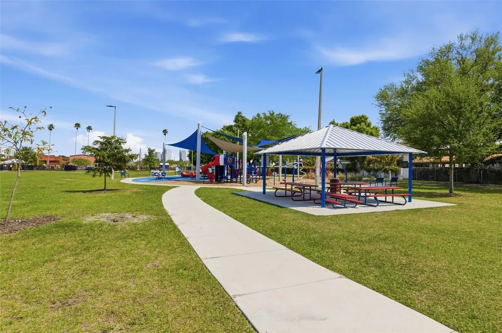 2510 W Carmen Street Tampa FL 33609