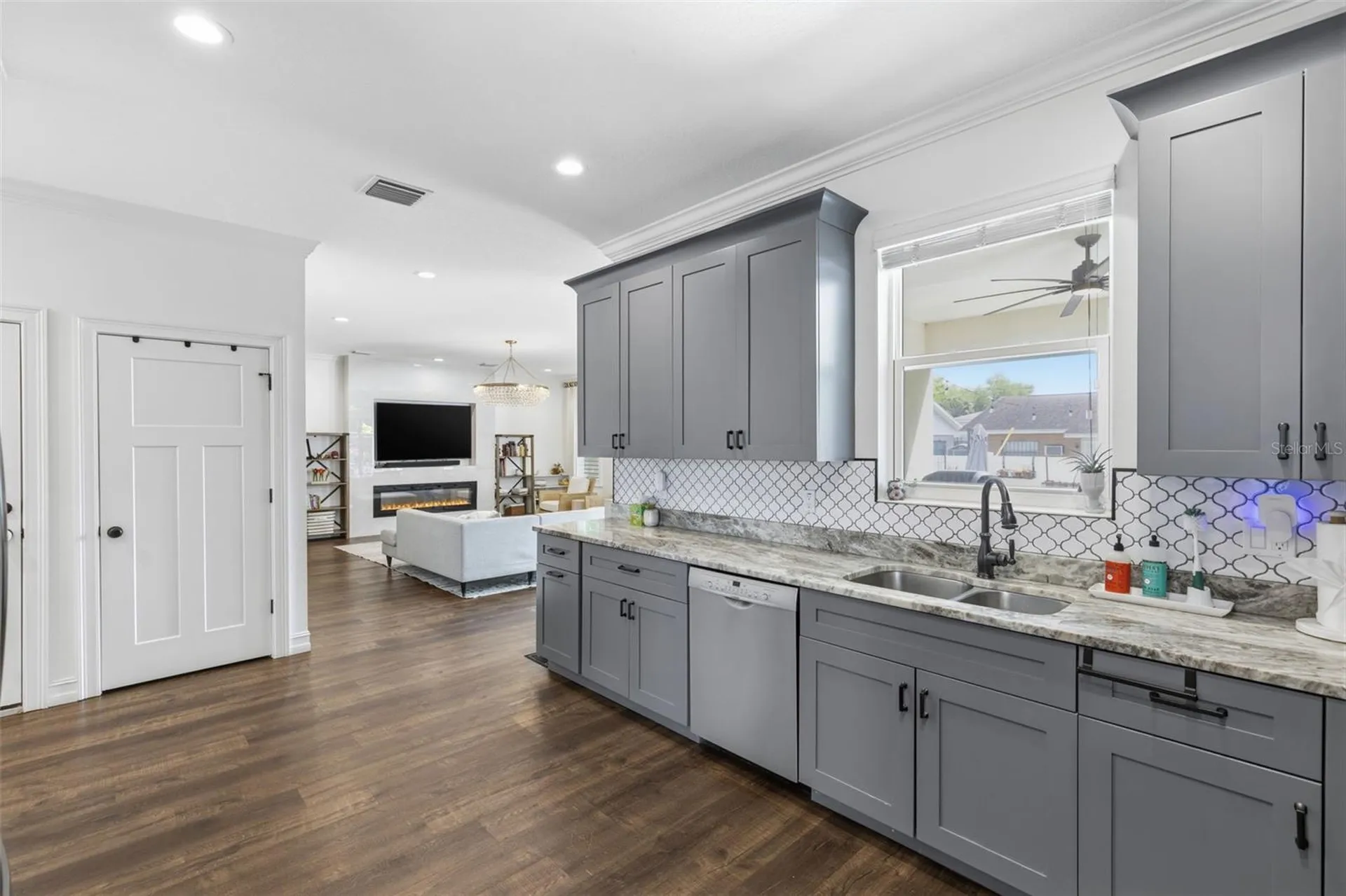 2510 W Carmen Street Tampa FL 33609