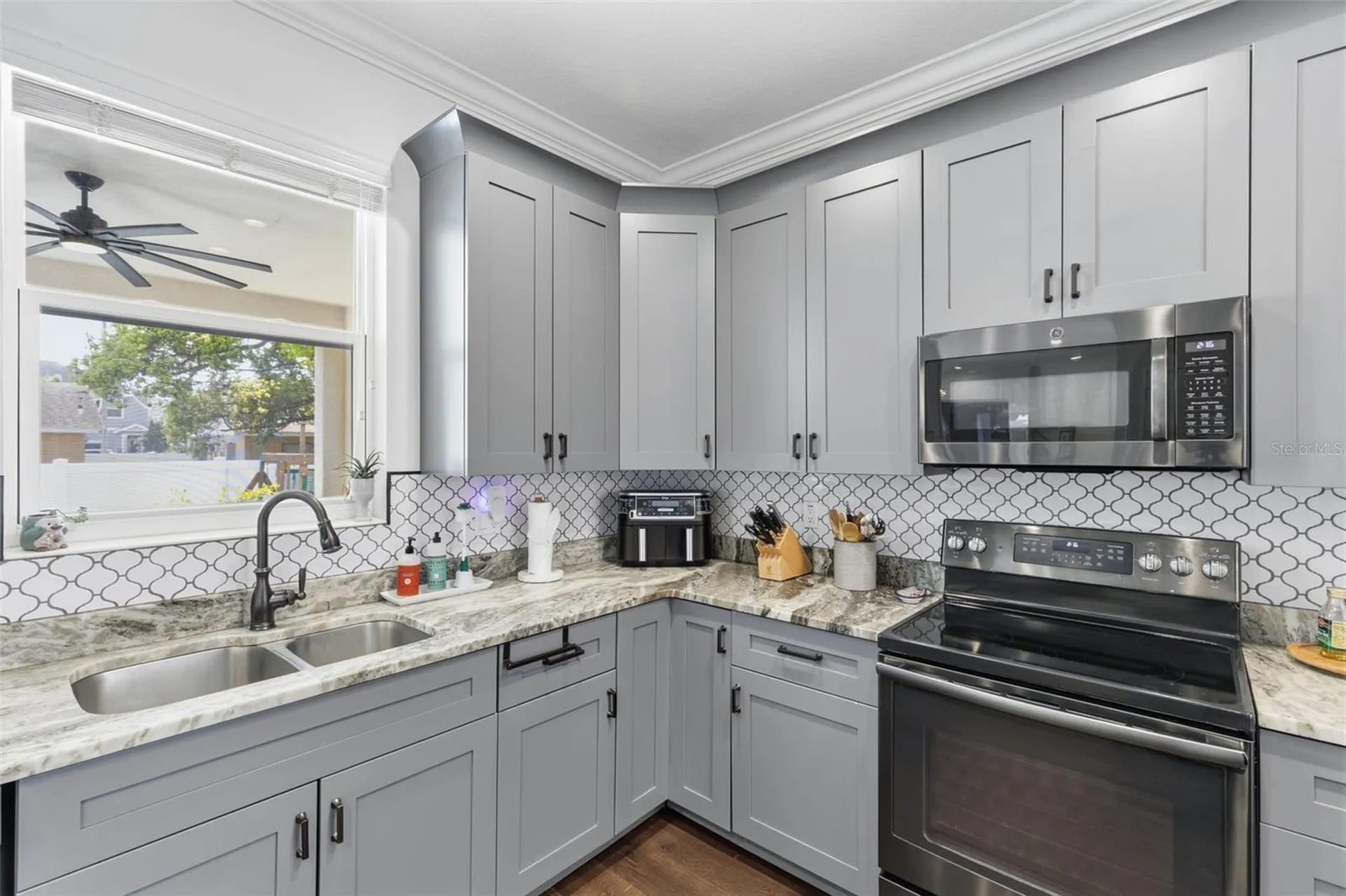 2510 W Carmen Street Tampa FL 33609