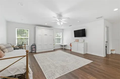 2510 W Carmen Street Tampa FL 33609