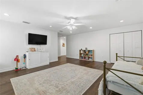 2510 W Carmen Street Tampa FL 33609