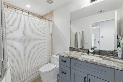 2510 W Carmen Street Tampa FL 33609