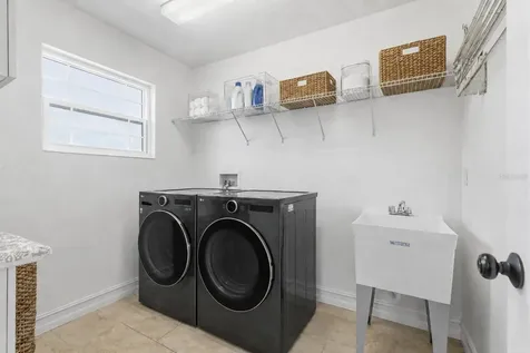 2510 W Carmen Street Tampa FL 33609