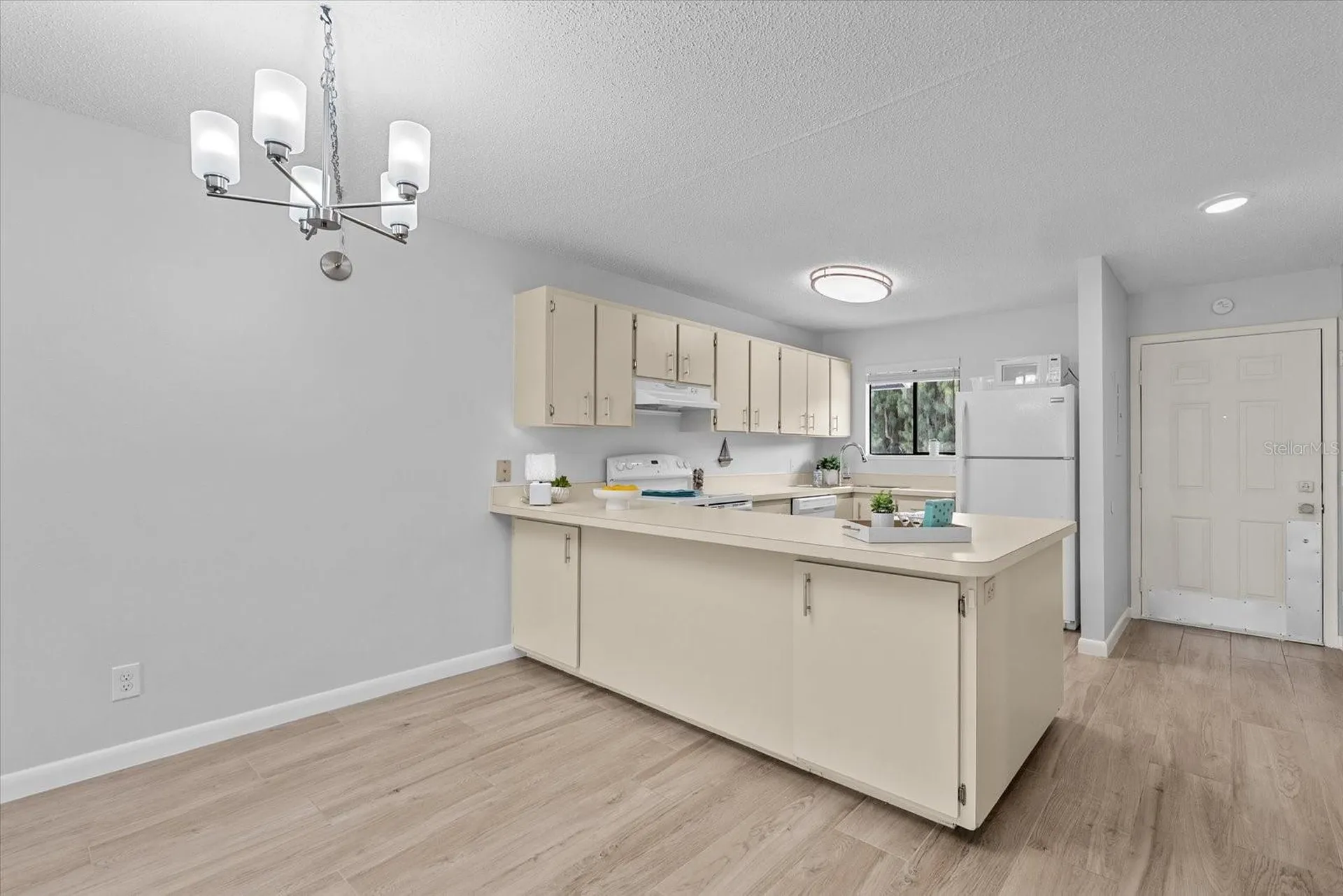 6033 34th Street W Bradenton FL 34210