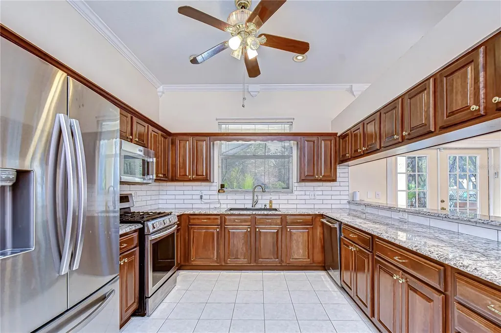 1121 Split Silk Street Valrico FL 33594