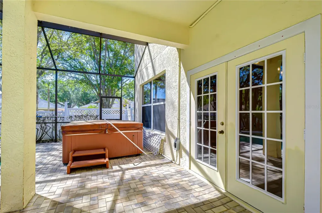 1121 Split Silk Street Valrico FL 33594
