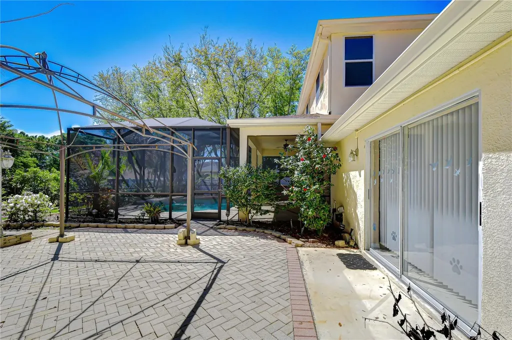 1121 Split Silk Street Valrico FL 33594