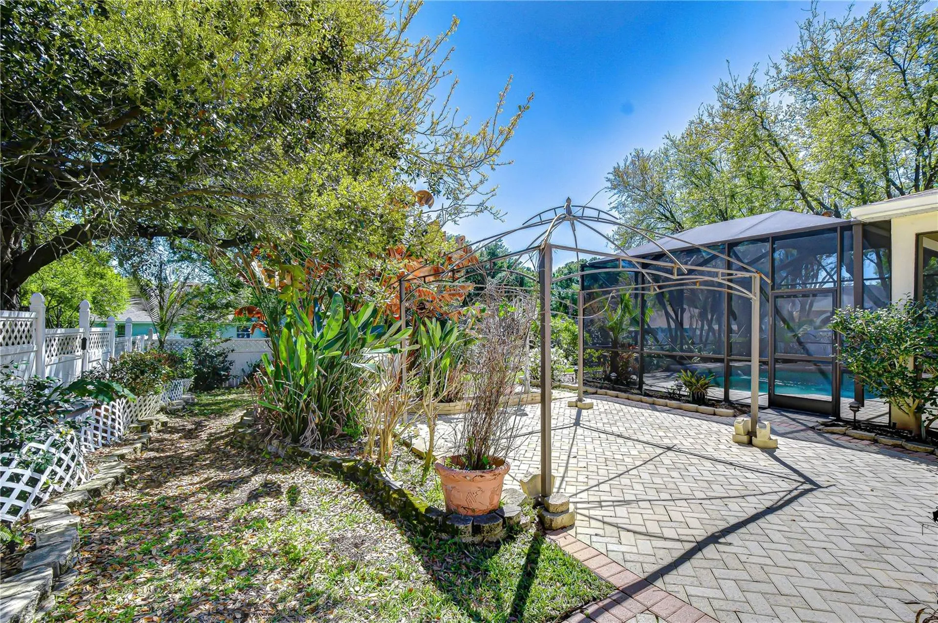 1121 Split Silk Street Valrico FL 33594