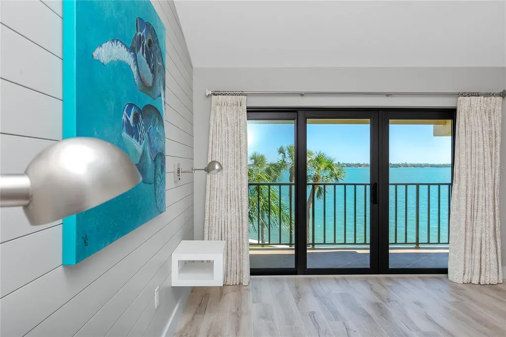 7540 Sunshine Skyway Lane S St Petersburg FL 33711