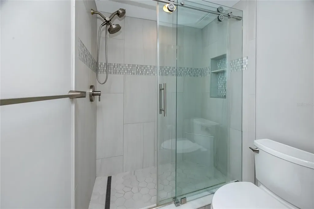 7540 Sunshine Skyway Lane S St Petersburg FL 33711