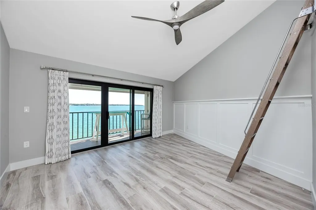 7540 Sunshine Skyway Lane S St Petersburg FL 33711