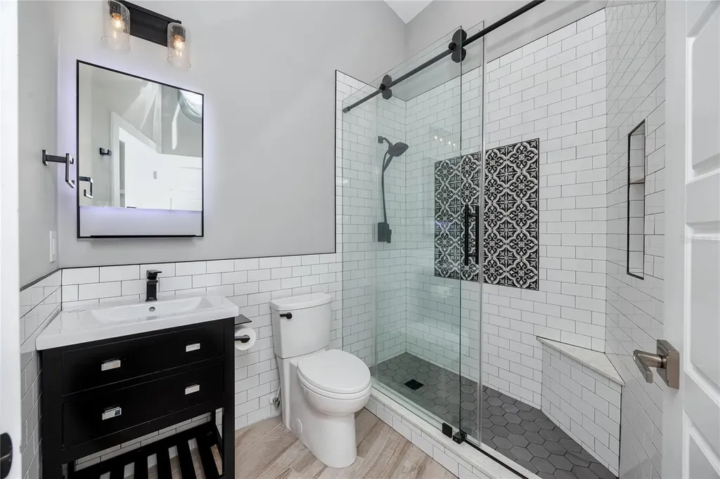 7540 Sunshine Skyway Lane S St Petersburg FL 33711