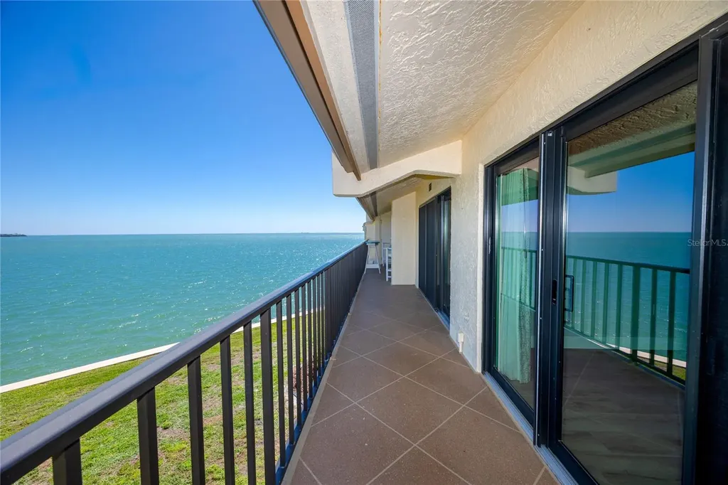 7540 Sunshine Skyway Lane S St Petersburg FL 33711