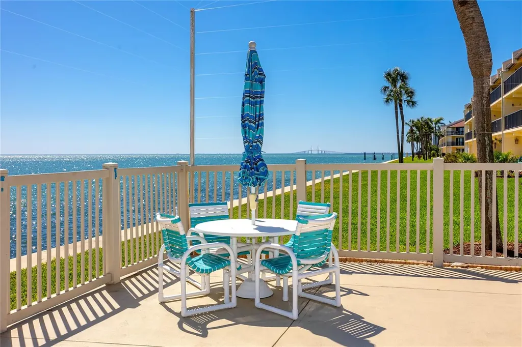 7540 Sunshine Skyway Lane S St Petersburg FL 33711