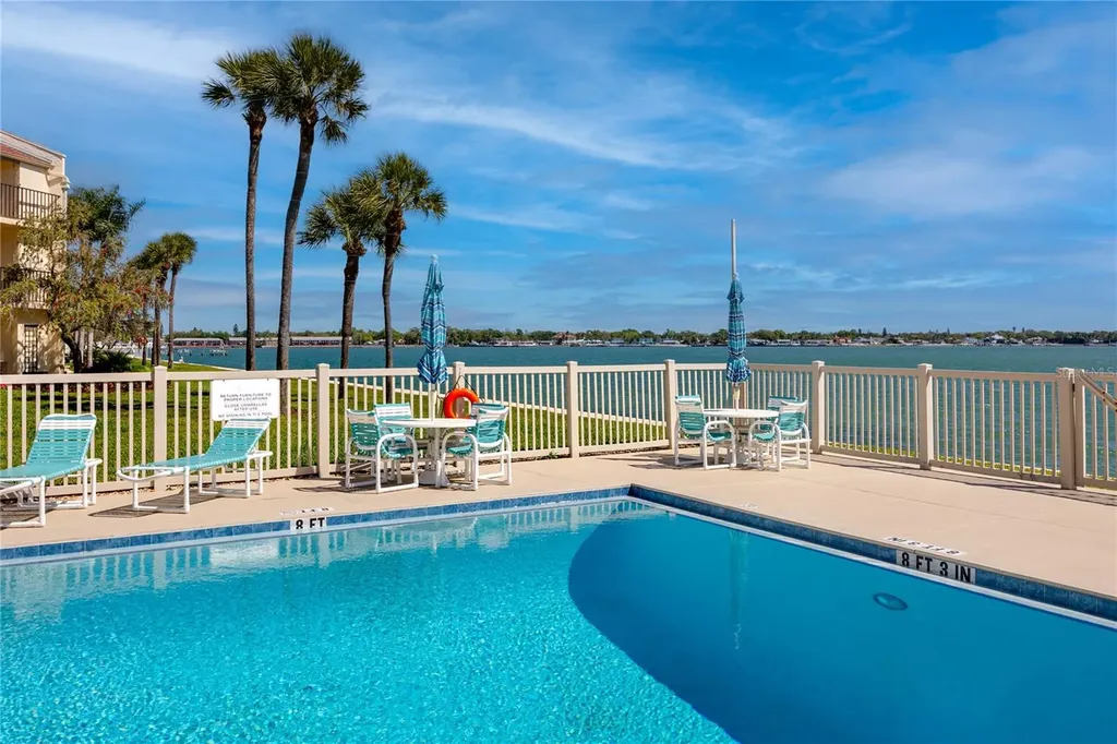 7540 Sunshine Skyway Lane S St Petersburg FL 33711