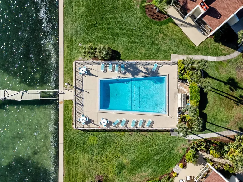 7540 Sunshine Skyway Lane S St Petersburg FL 33711