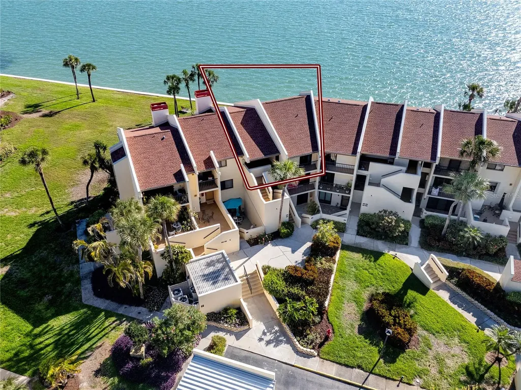 7540 Sunshine Skyway Lane S St Petersburg FL 33711