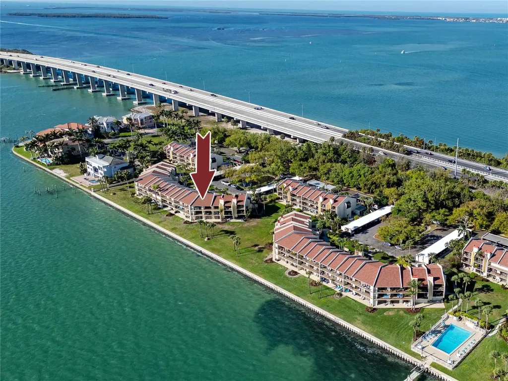 7540 Sunshine Skyway Lane S St Petersburg FL 33711