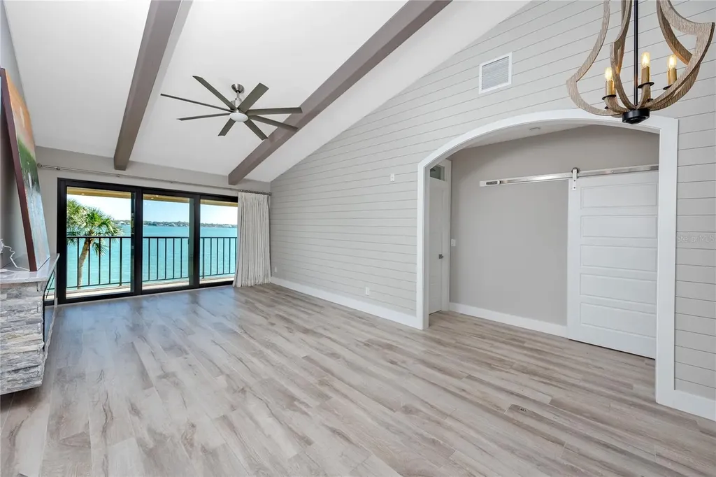 7540 Sunshine Skyway Lane S St Petersburg FL 33711