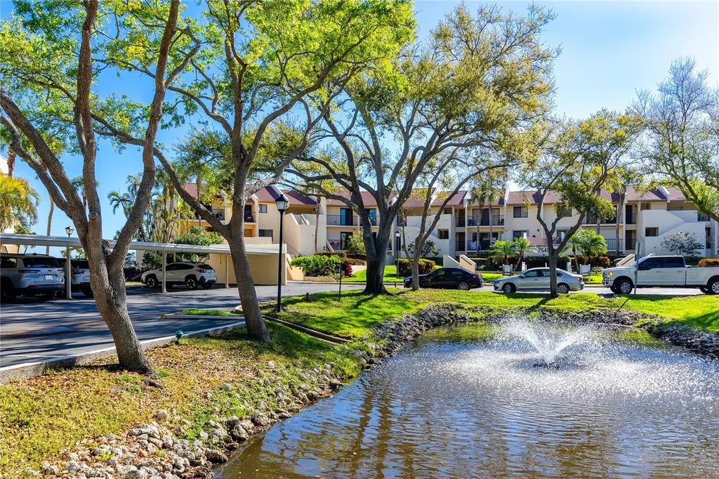 7540 Sunshine Skyway Lane S St Petersburg FL 33711