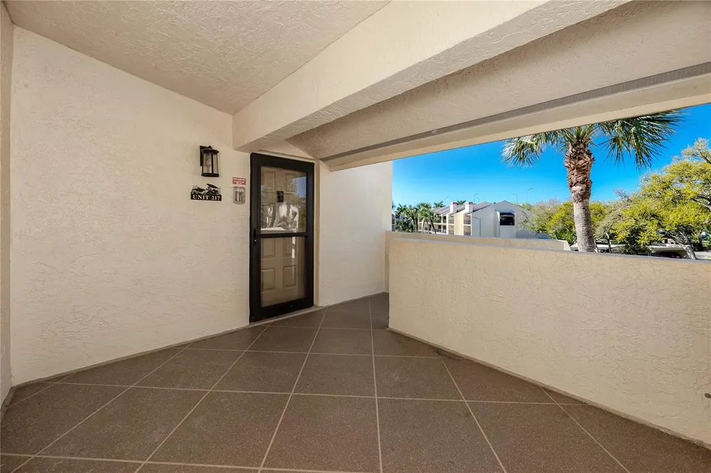 7540 Sunshine Skyway Lane S St Petersburg FL 33711