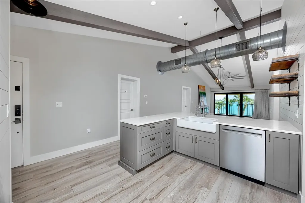 7540 Sunshine Skyway Lane S St Petersburg FL 33711